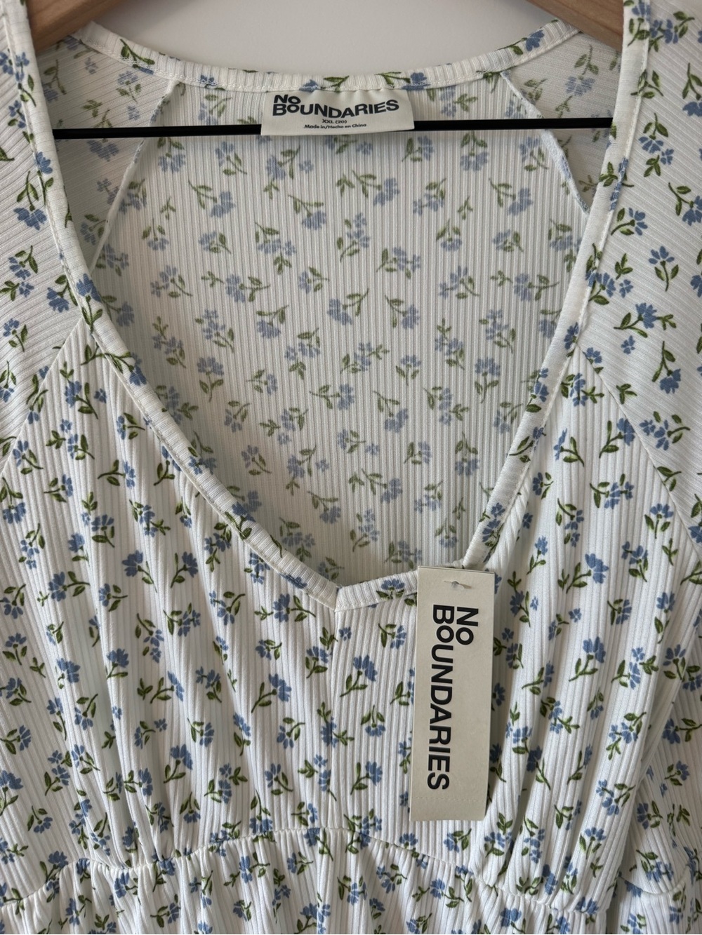 No Boundaries Light Blue Floral V-Neck Mini Dress Size XXL NWT - Picture 4 of 4